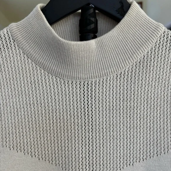 Tahari Pointelle Beige Mock Turtleneck Tank w/Ribbed Soft Knit Women’s S - Picture 4 of 6